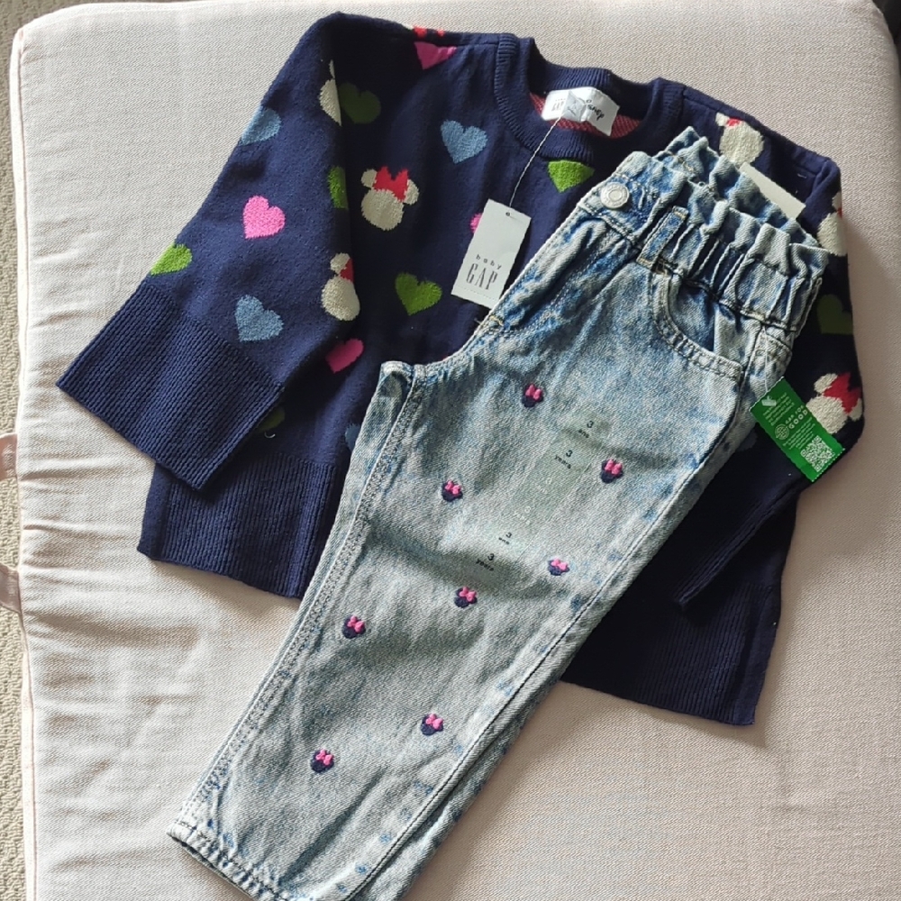 Gap Disney Minnie Mouse Heart Patterned Sweater and Embroidered Jeans Set